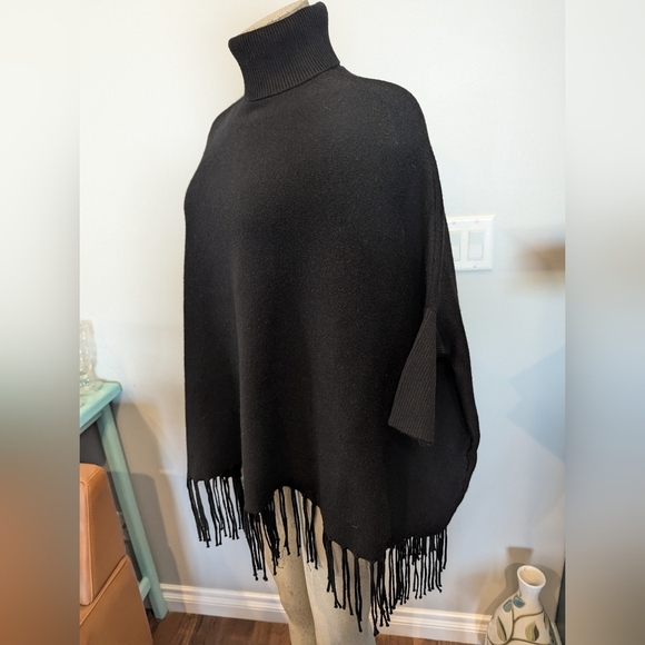 Elegant Black Fringe Poncho Turtle Neck sweater With Sleeves One Size - Picture 7 of 11